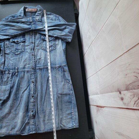 E2 Clothing Distressed Denim Shirt Dress w/ Pockets, Button-Down Front, Sz M EUC - Picture 8 of 8